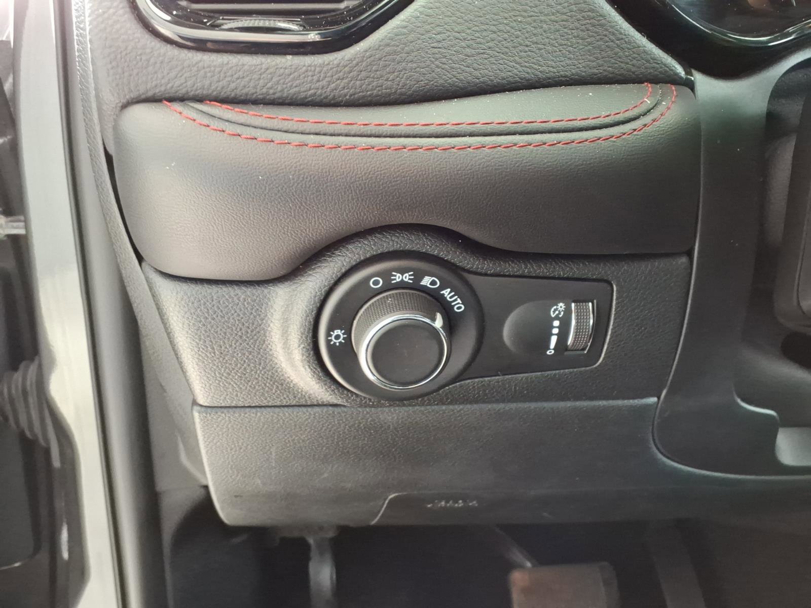Used 2024 Dodge Durango GT image 8