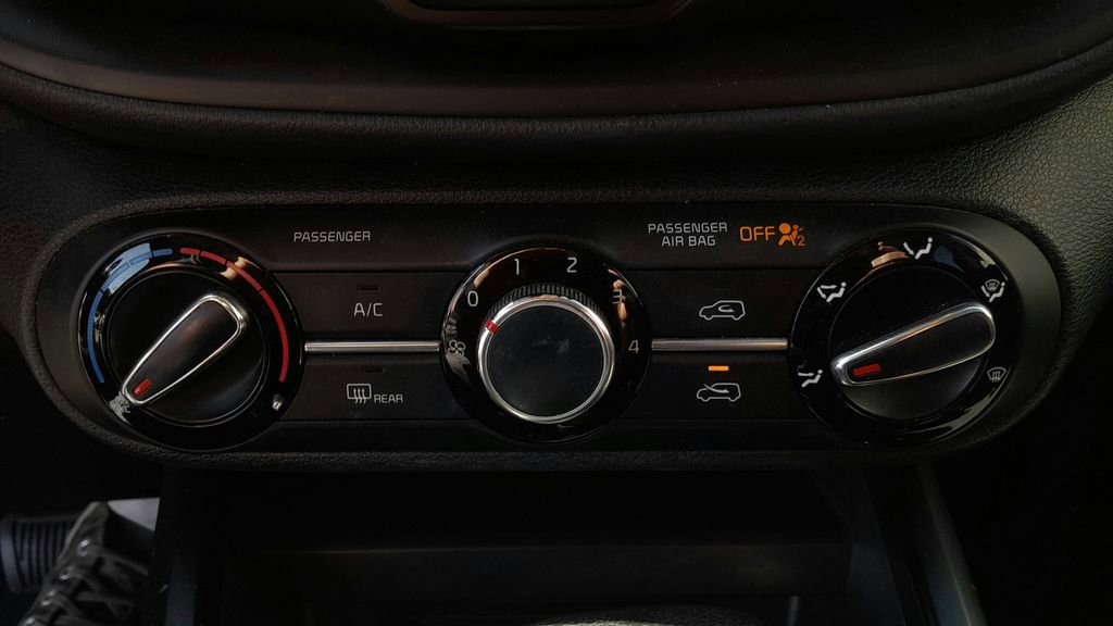 Used 2020 Kia Soul S FWD image 26