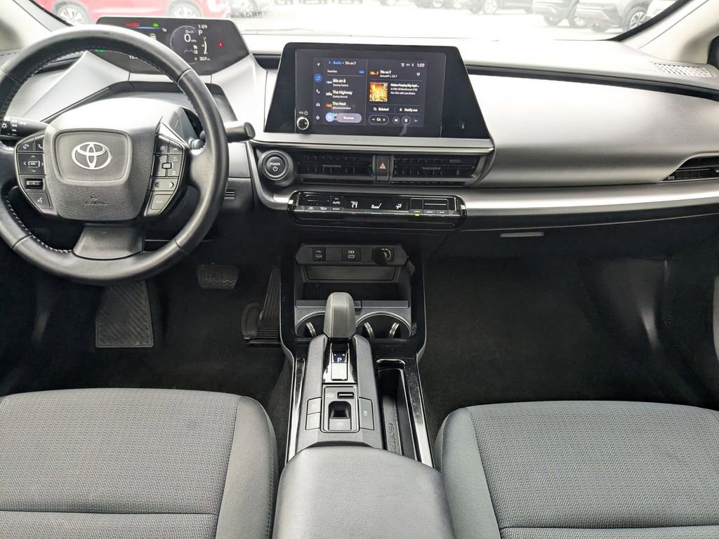 Used 2025 Toyota Prius LE image 15