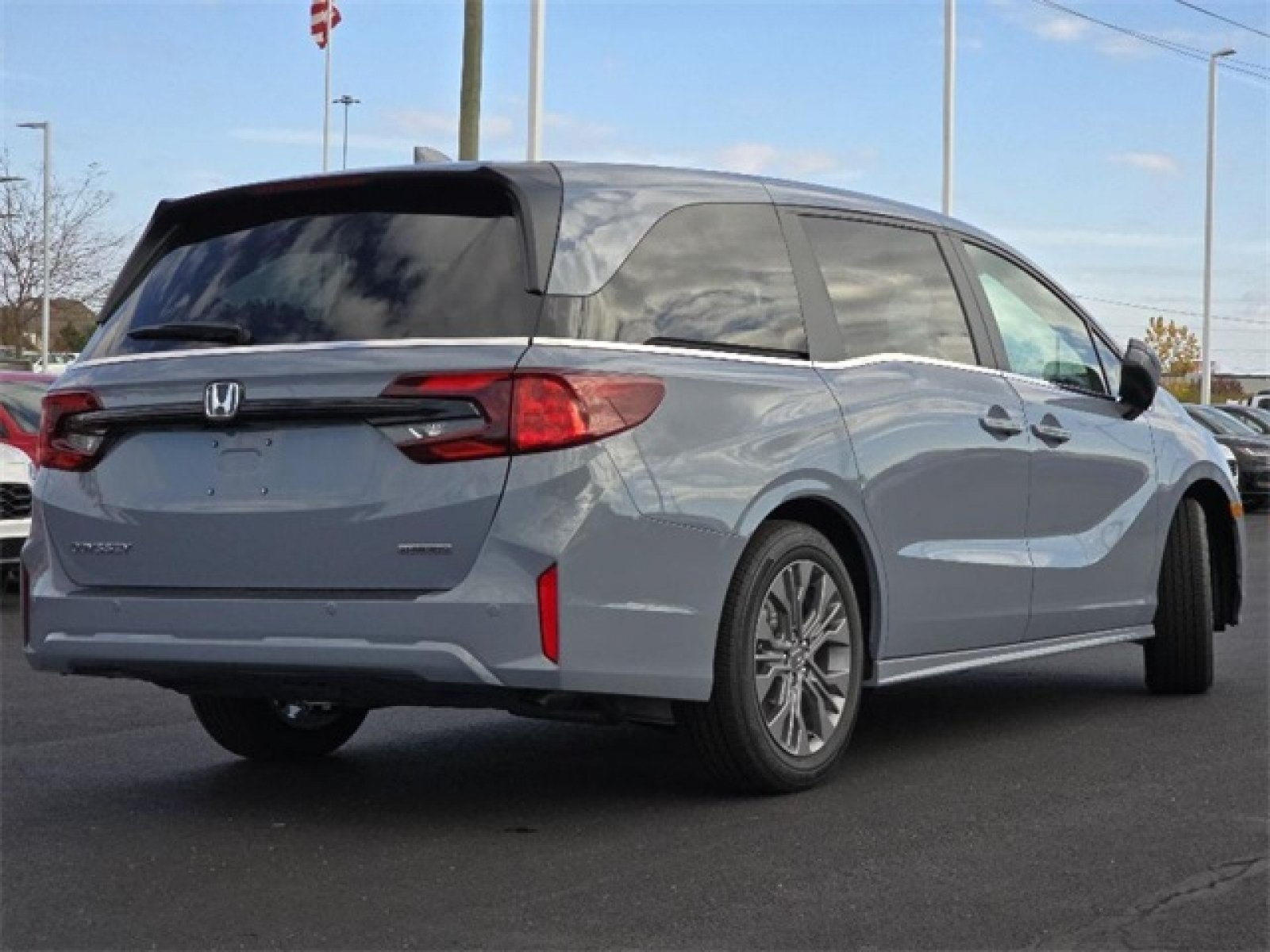New 2026 Honda Odyssey Touring image 10