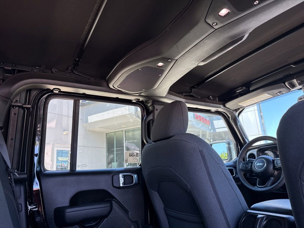 Used 2024 Jeep Gladiator Sport AWD/4WD image 44