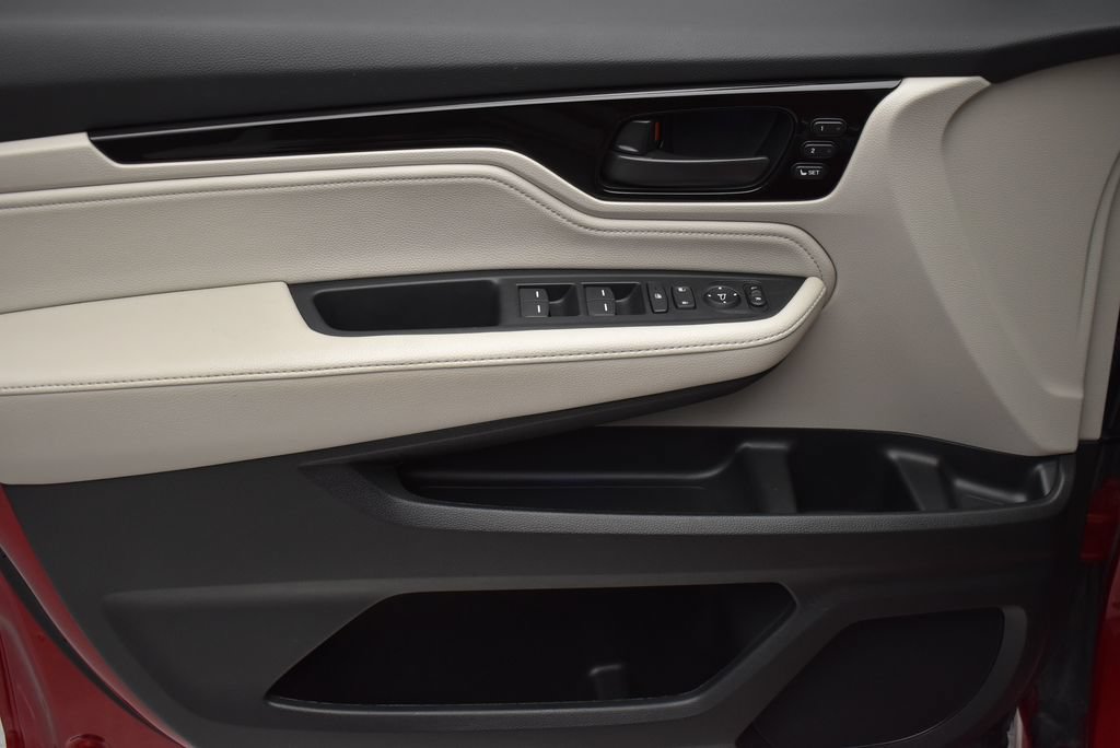 Used 2025 Honda Odyssey Touring image 11
