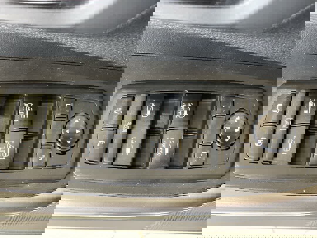 Used 2019 Jeep Cherokee Latitude Plus image 16