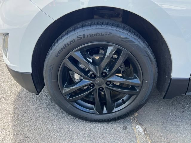 Used 2018 Chevrolet Equinox Premier FWD image 4
