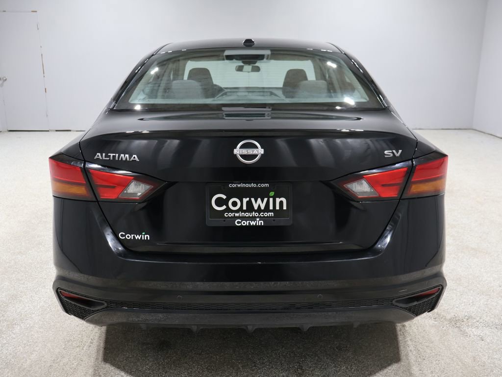 Used 2024 Nissan Altima 2.5 SV image 3