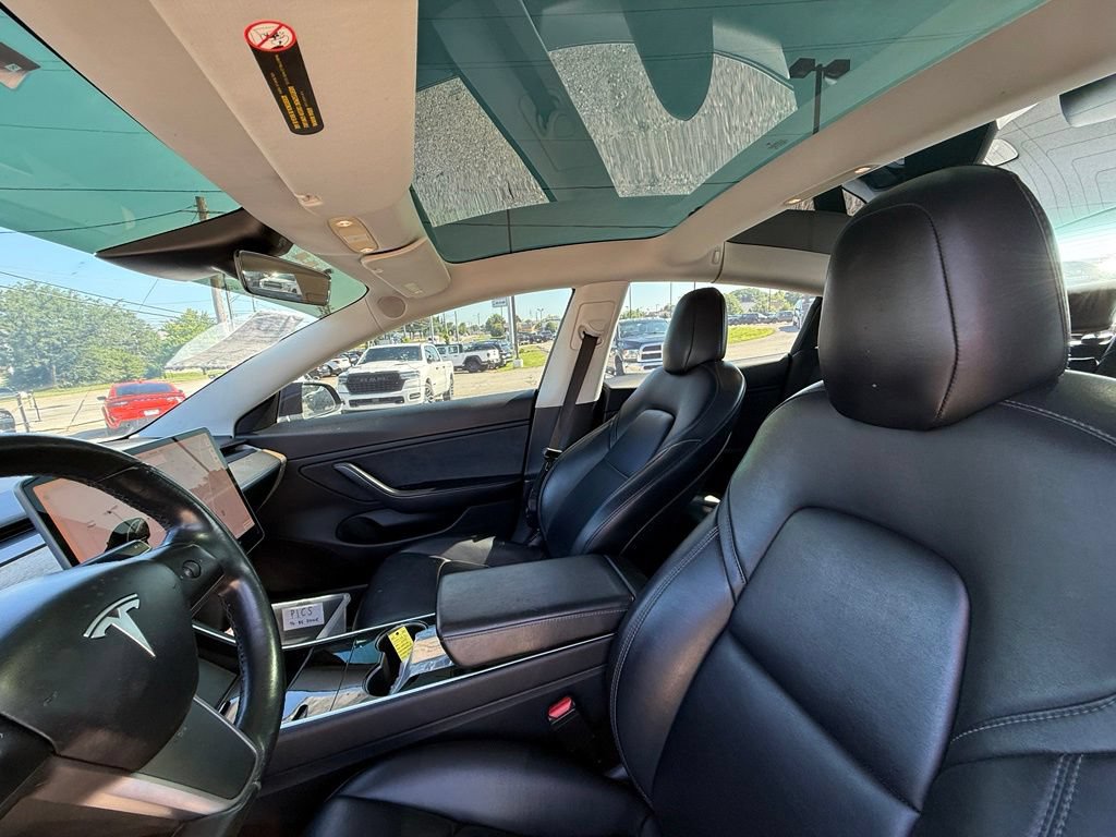 Used 2018 Tesla Model 3 Long Range RWD image 12