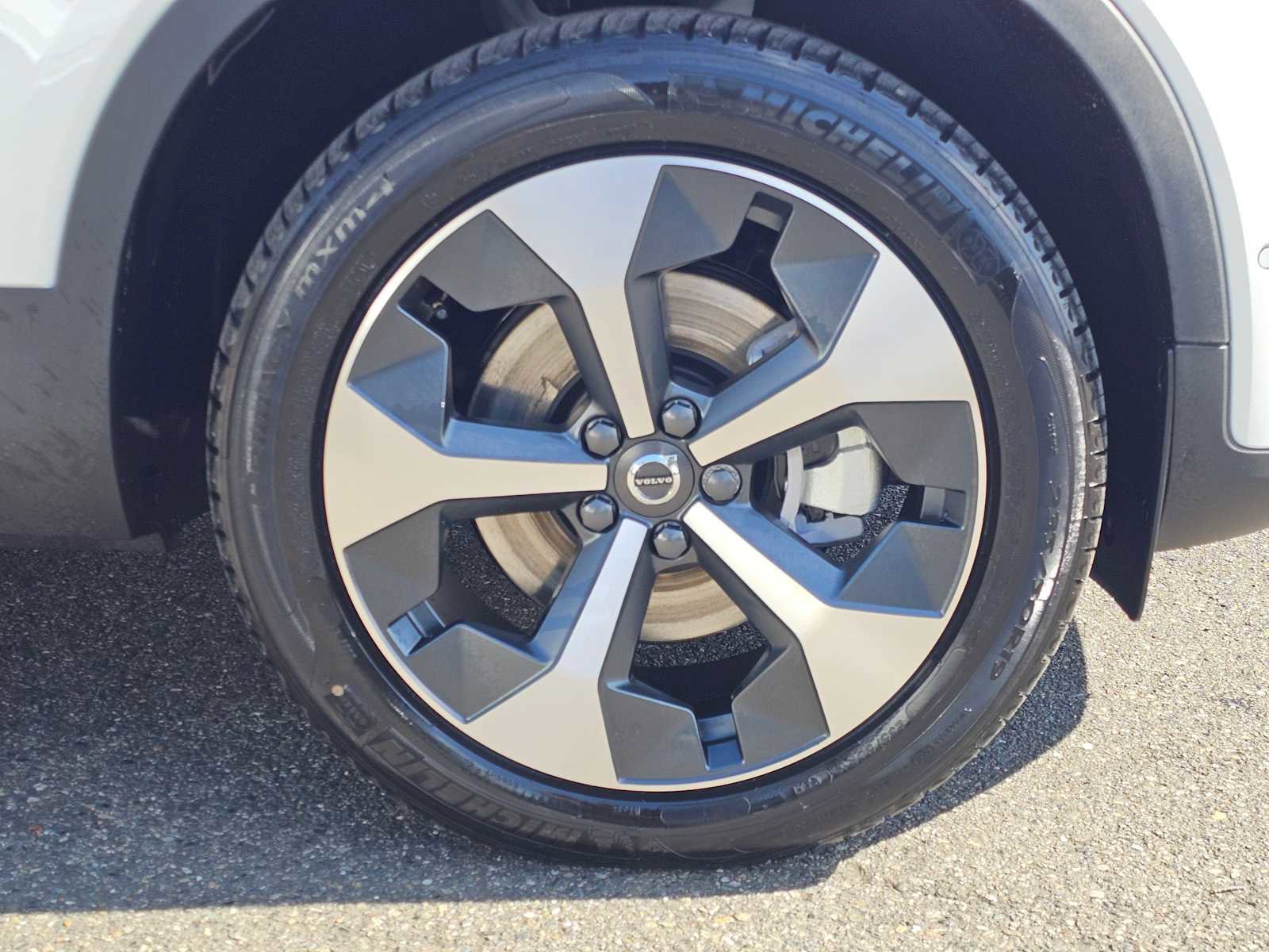 New 2026 Volvo XC40 B5 Plus w/ Protection Package Premier image 9