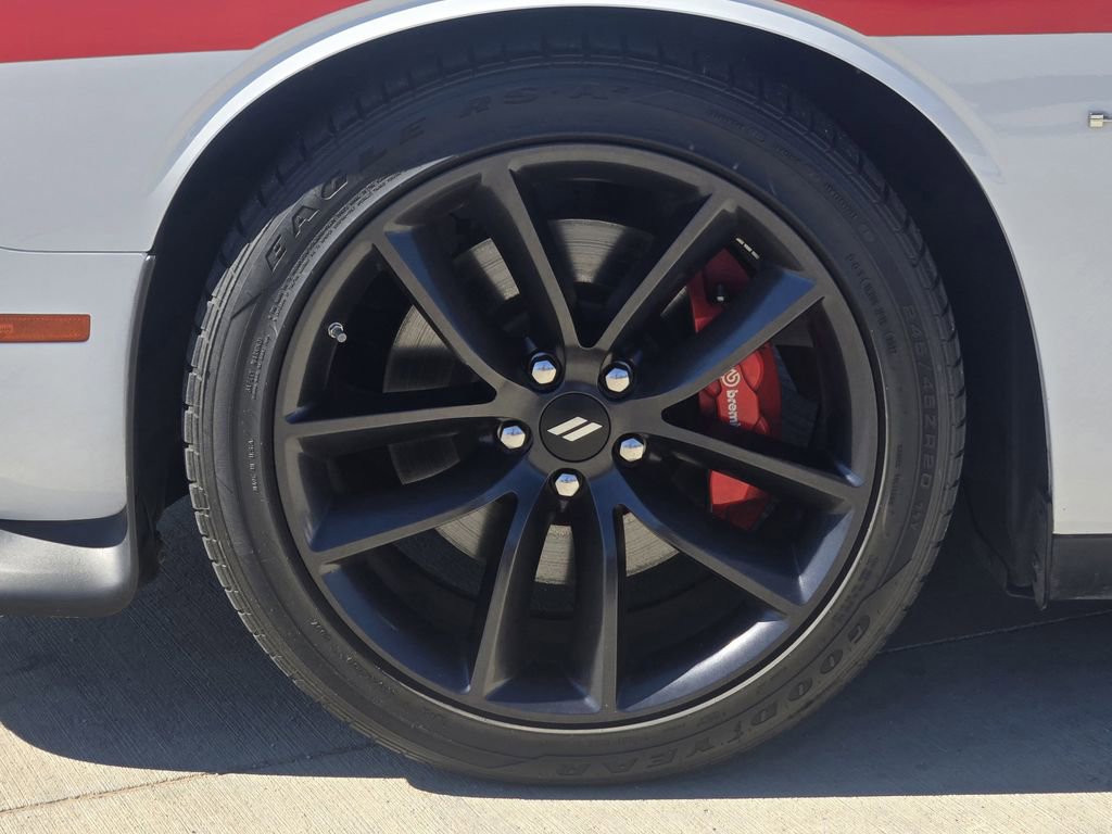 Used 2022 Dodge Challenger R/T w/ Plus Package image 10