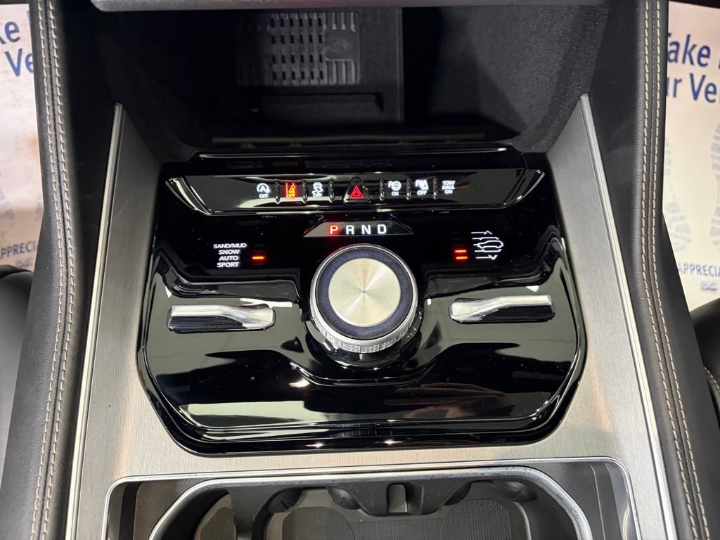 New 2026 Jeep Grand Wagoneer L Limited AWD/4WD image 13
