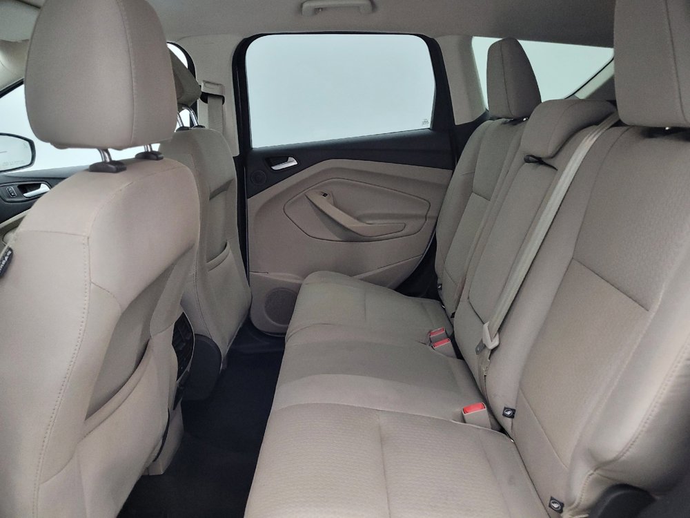 Used 2017 Ford Escape SE w/ Equipment Group 201A FWD image 18