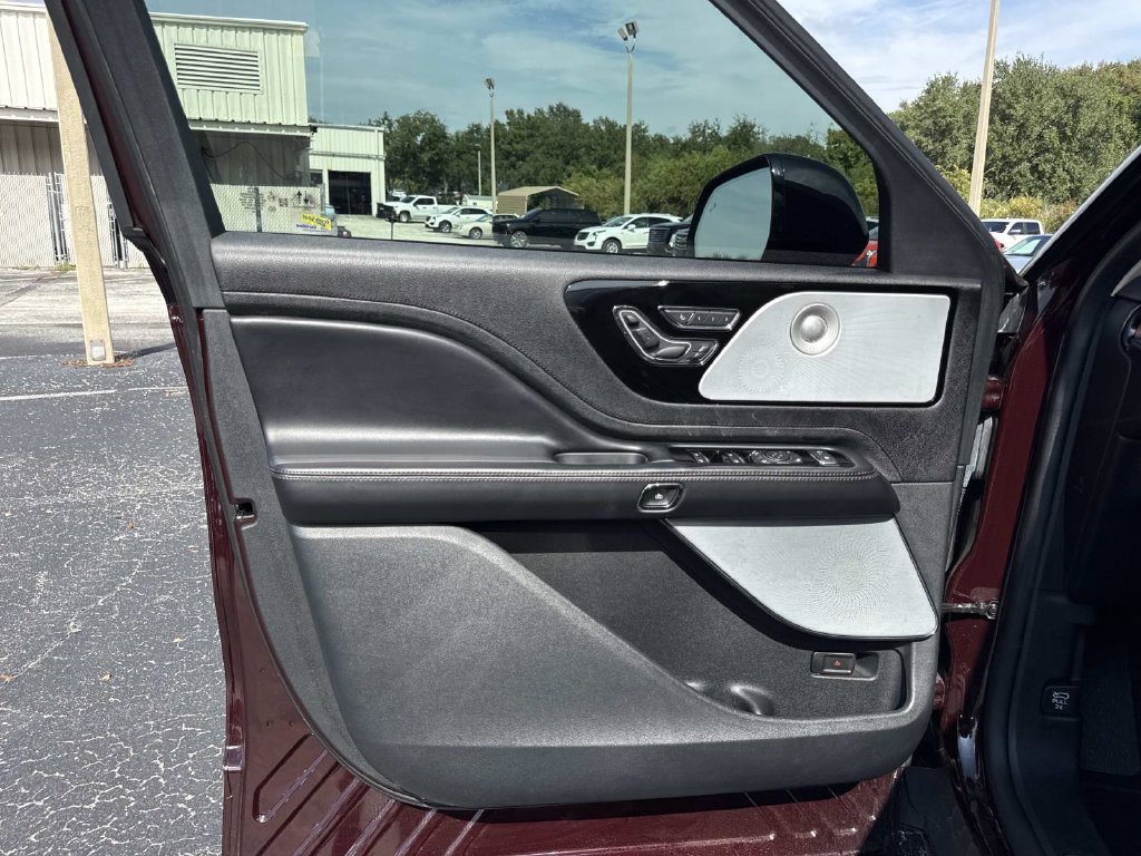 Used 2023 Lincoln Aviator Reserve w/ Equipment Group 201A RWD image 19