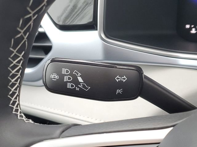 New 2026 Volkswagen Taos SE image 17