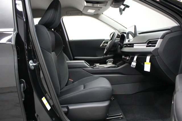 New 2026 Mitsubishi Outlander ES image 16