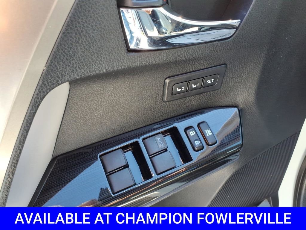 Used 2018 Toyota RAV4 Limited w/ Advanced Technology Package image 13