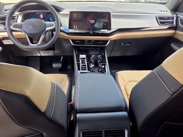 New 2026 Volkswagen Atlas Cross Sport SE FWD image 8