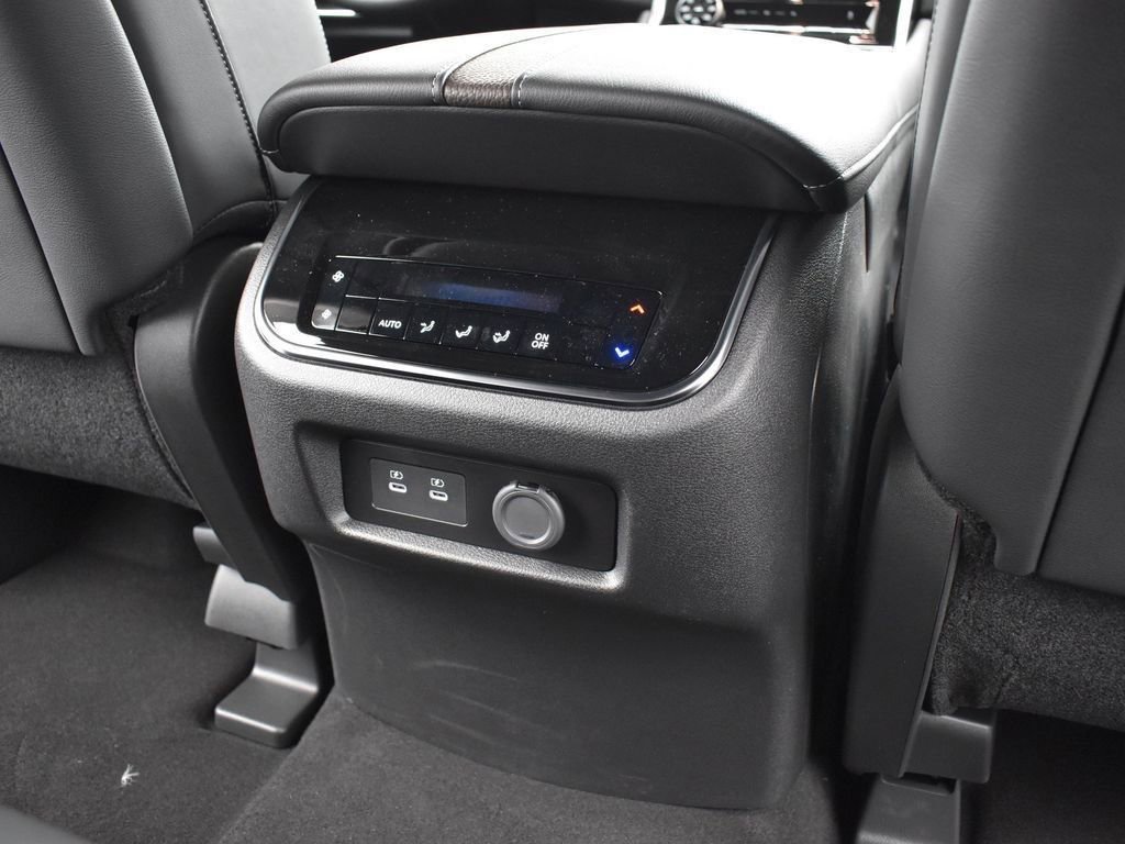 New 2025 Nissan Armada SL w/ Convenience Package image 19