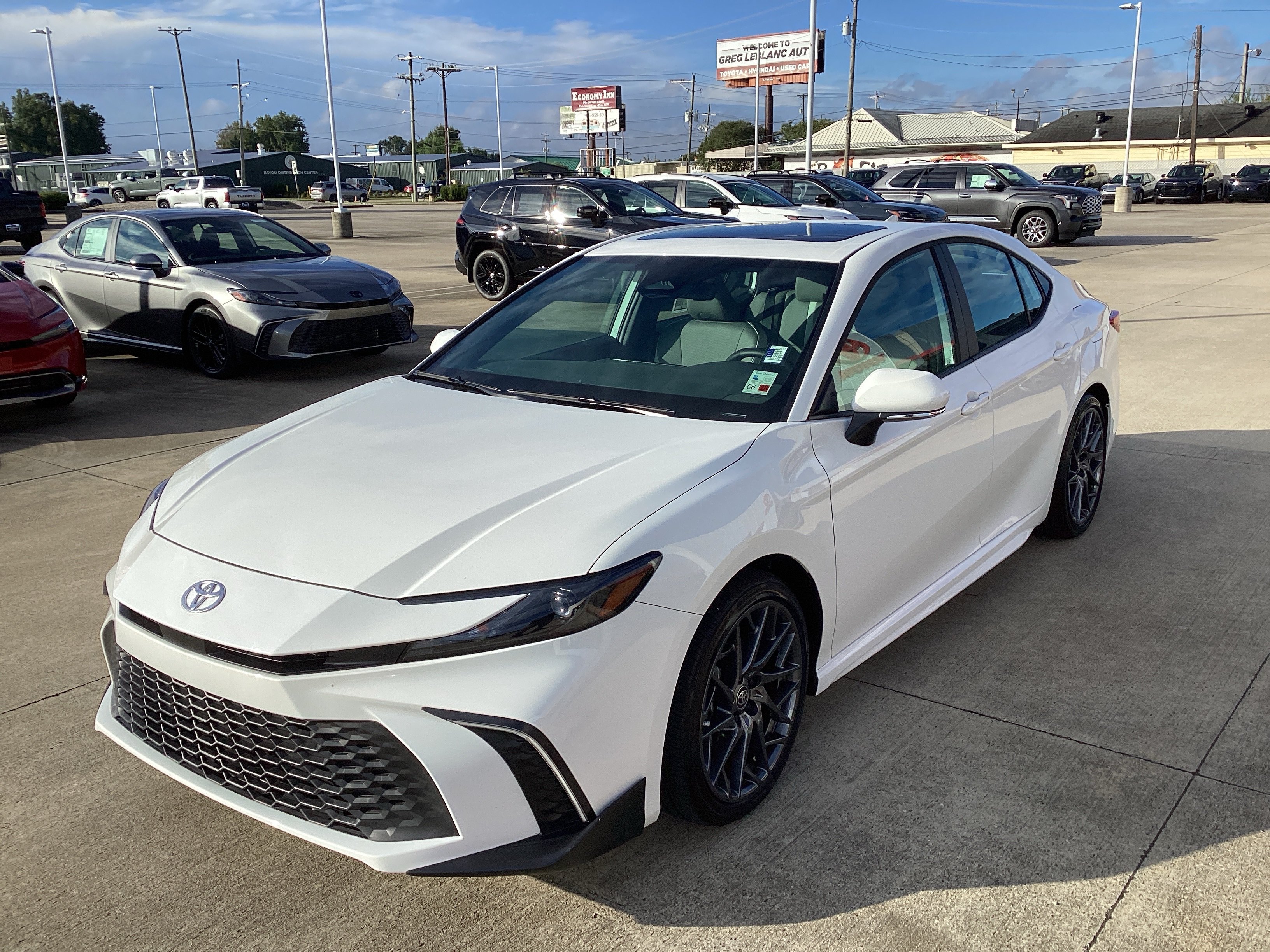 Used 2026 Toyota Camry SE w/ Multimedia Upgrade Package FWD image 3
