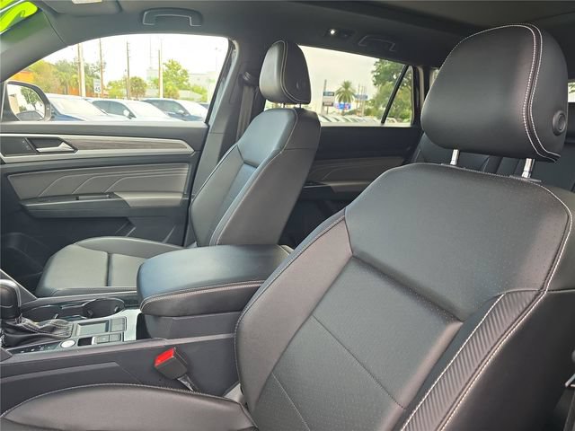 Used 2023 Volkswagen Atlas Cross Sport SE w/ Panoramic Sunroof Package FWD image 17