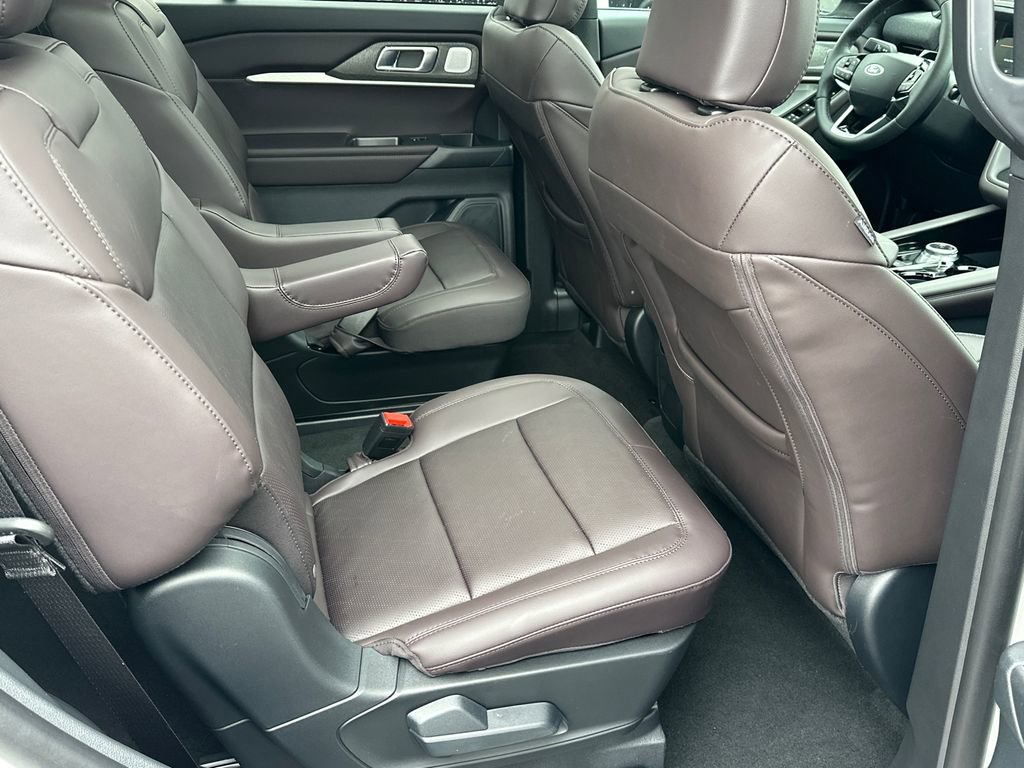 New 2026 Ford Explorer Platinum image 15
