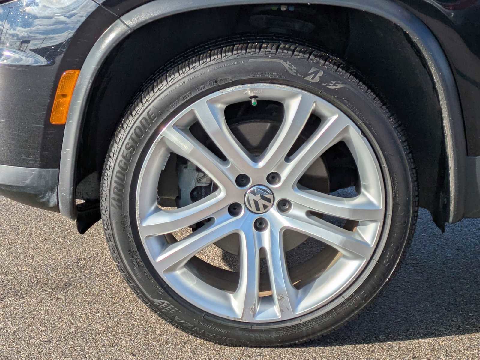 Used 2016 Volkswagen Tiguan SEL image 13