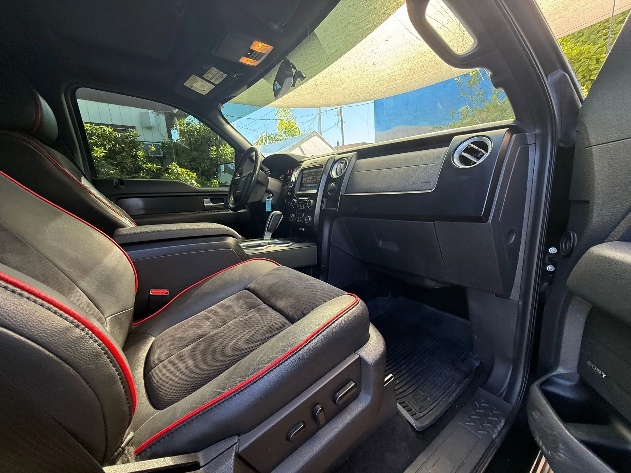 Used 2014 Ford F150 FX4 w/ Equipment Group 402A Luxury AWD/4WD image 13