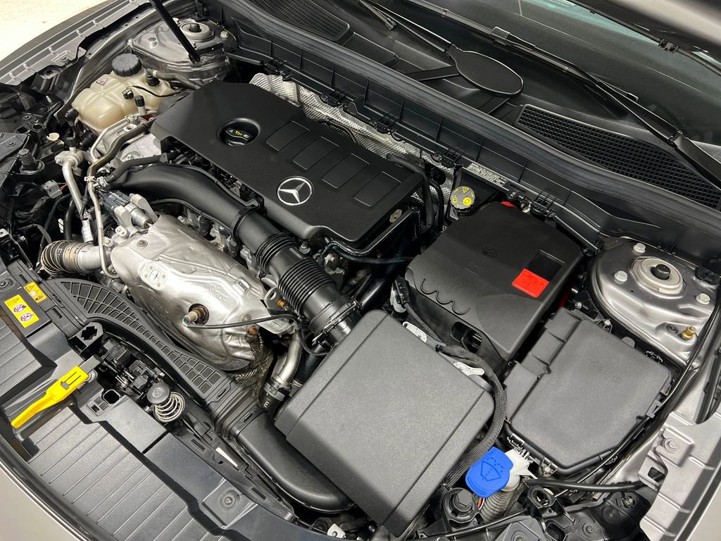 Used 2020 Mercedes-Benz GLB 250 4MATIC image 31