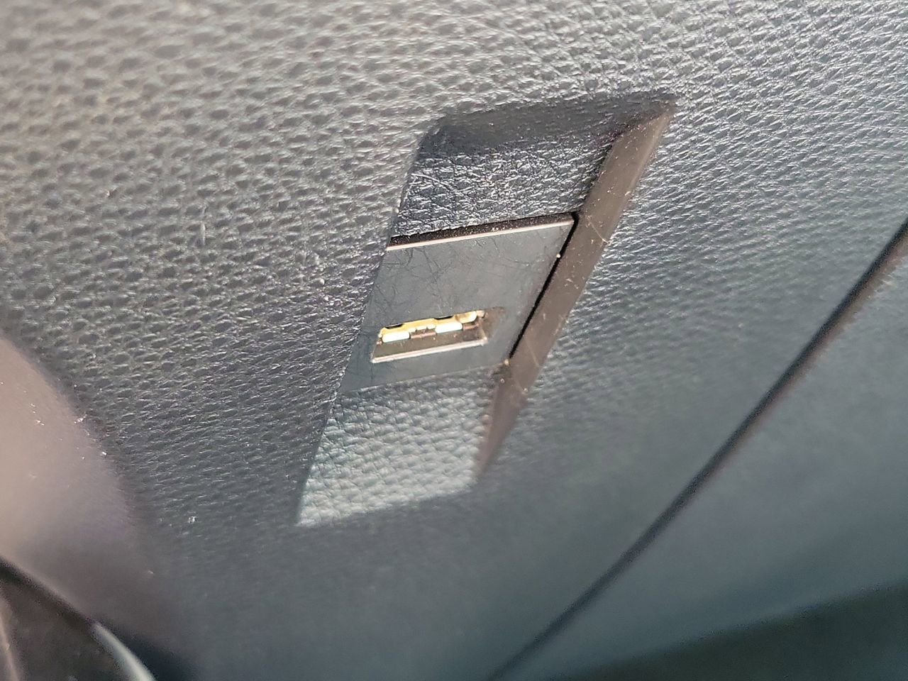 Used 2021 Toyota Corolla LE FWD image 28