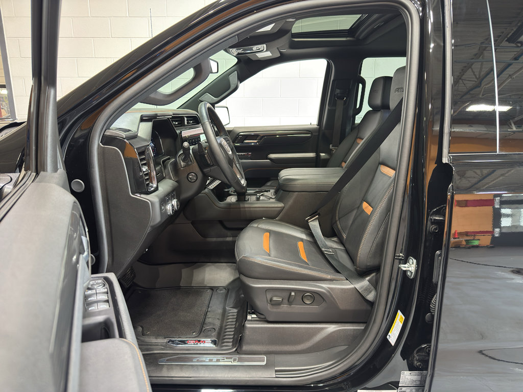 Used 2025 GMC Sierra 1500 AT4 w/ AT4 Premium Package AWD/4WD image 19