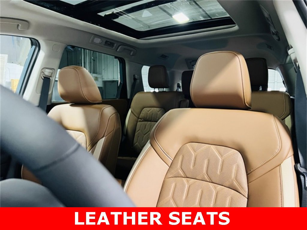 New 2026 Nissan Pathfinder Platinum image 3