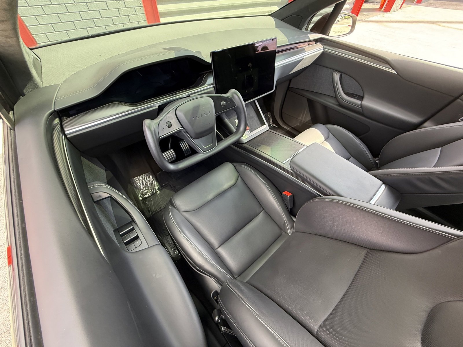 Used 2022 Tesla Model X Plaid image 18