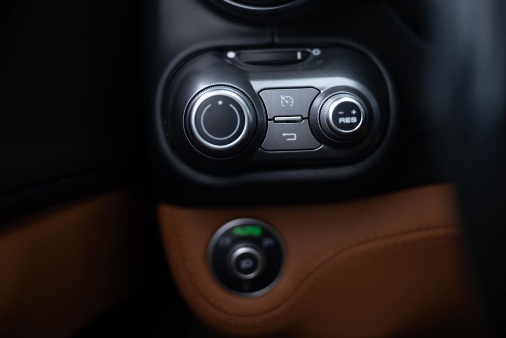 Certified 2019 Ferrari Portofino image 40