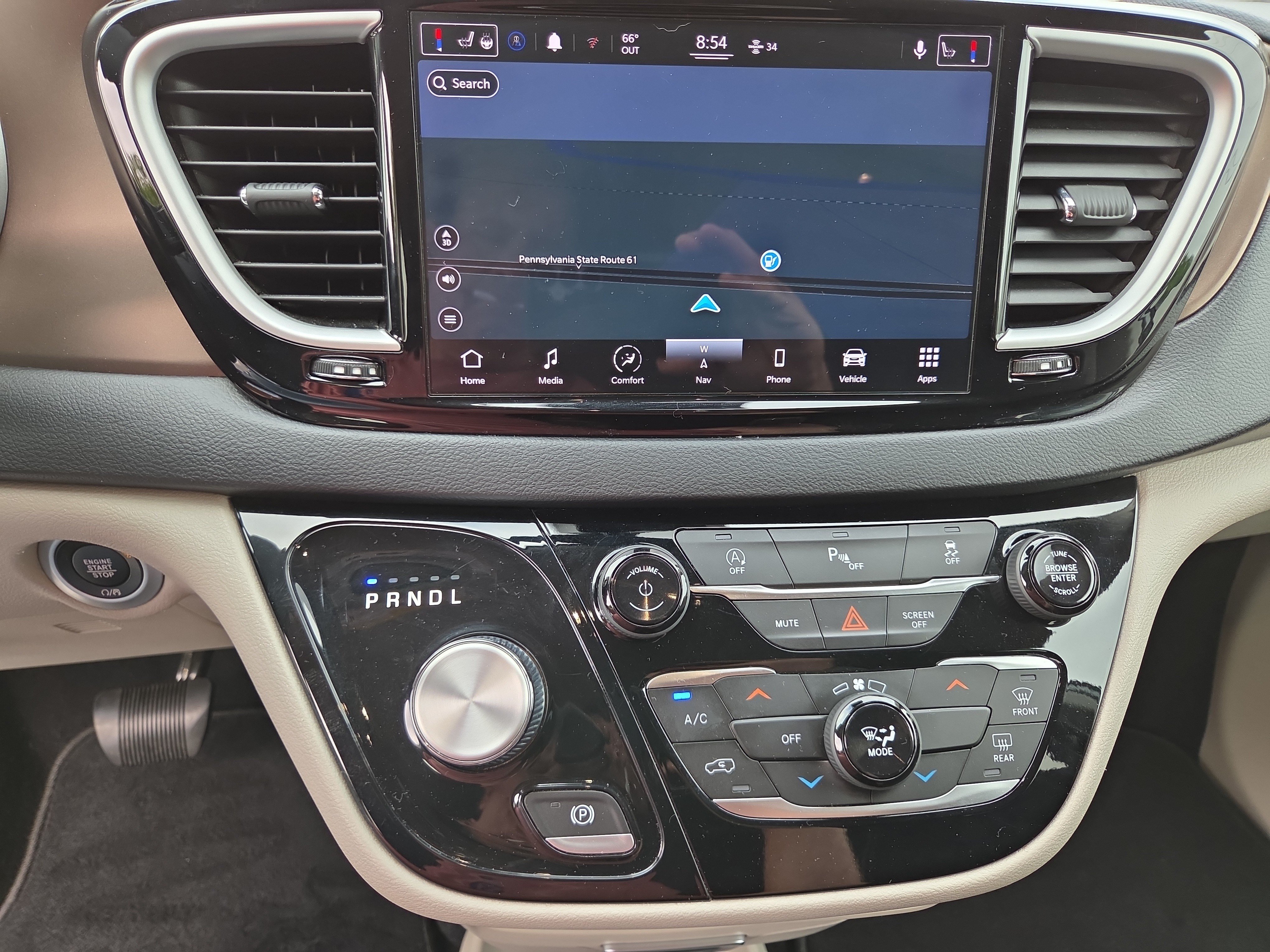 Certified 2022 Chrysler Voyager LX FWD image 26