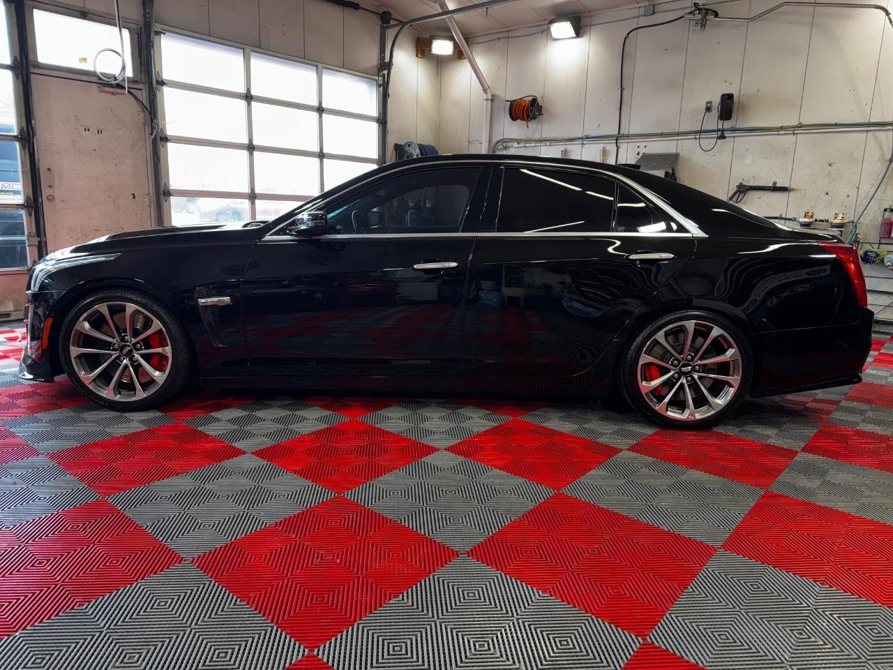 Used 2018 Cadillac CTS V w/ Luxury Package image 4