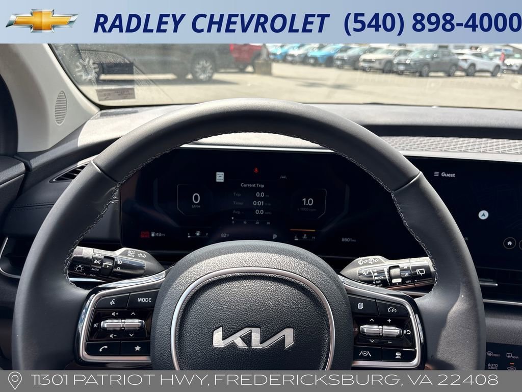 Used 2026 Kia Carnival SX FWD image 6