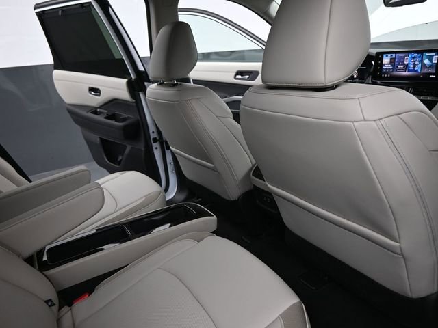 New 2026 Nissan Pathfinder SL image 35