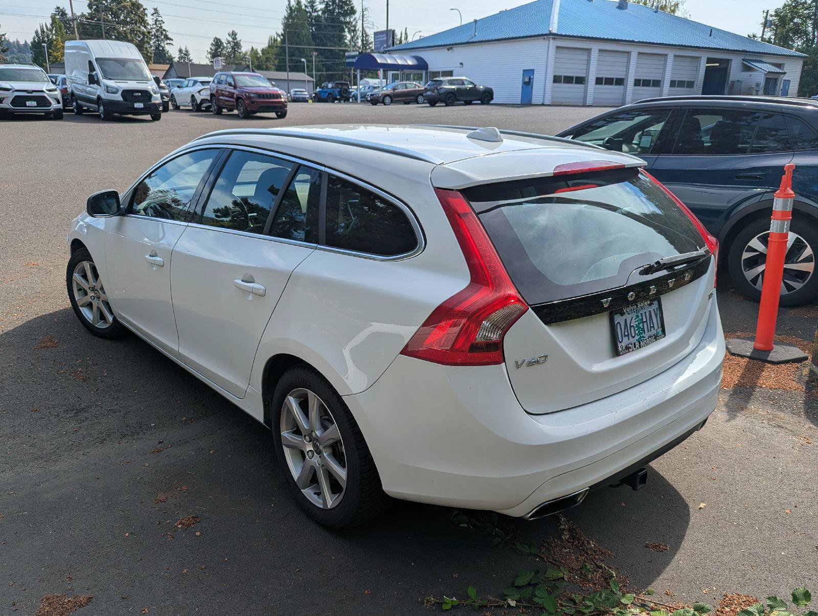 Used 2016 Volvo V60 T5 Premier FWD image 4