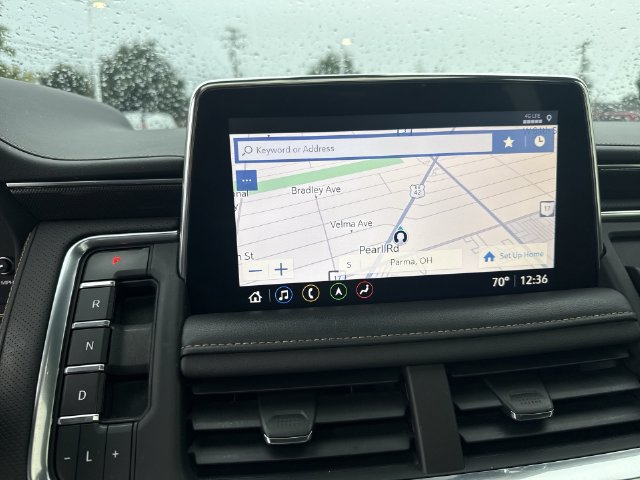 Certified 2021 GMC Yukon AT4 w/ AT4 Premium Plus Package AWD/4WD image 29