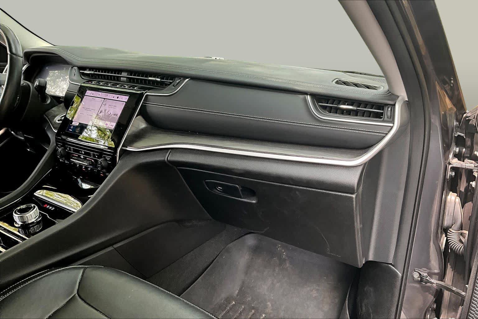 Used 2022 Jeep Grand Cherokee L Limited RWD image 18