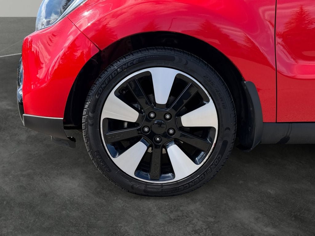 Used 2016 Kia Soul + w/ Designer's Package FWD image 4