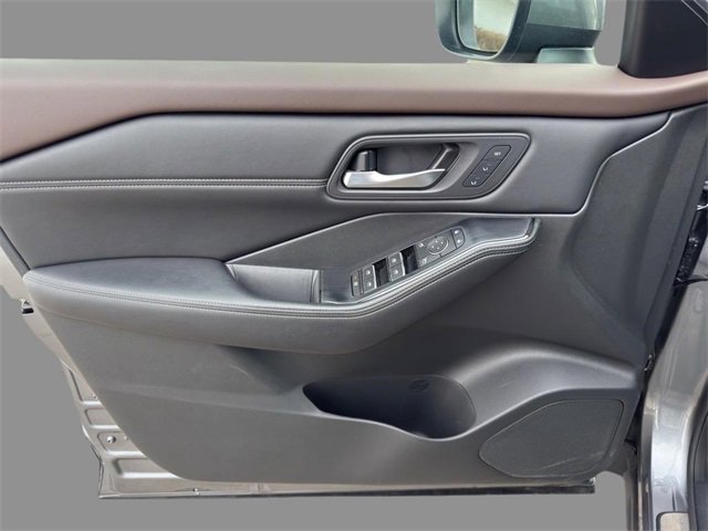 Certified 2023 Nissan Rogue SL w/ SL Premium Package image 16