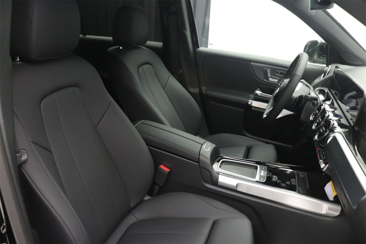 New 2026 Mercedes-Benz GLB 250 image 9