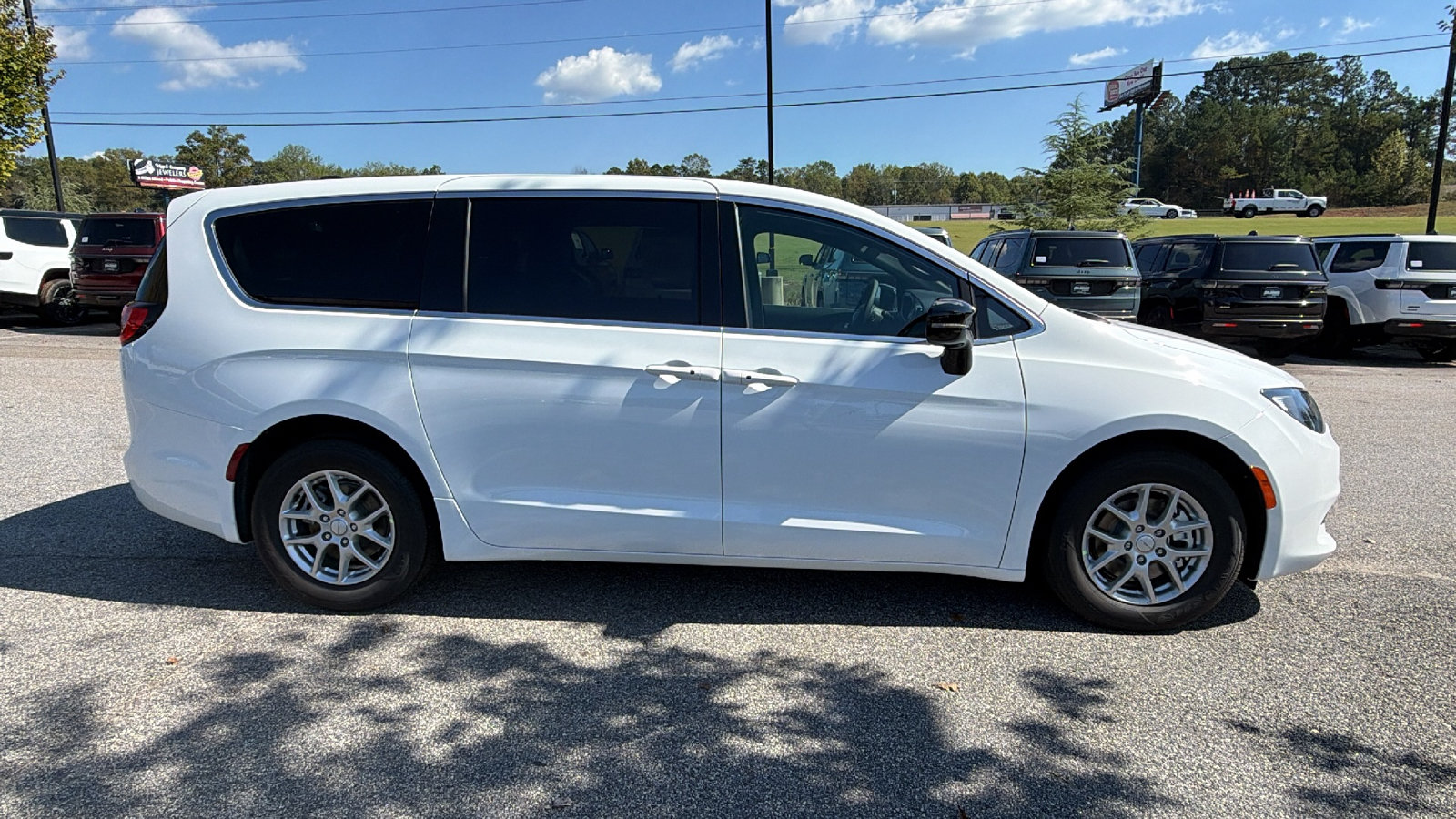 New 2027 Chrysler Pacifica LX FWD image 7
