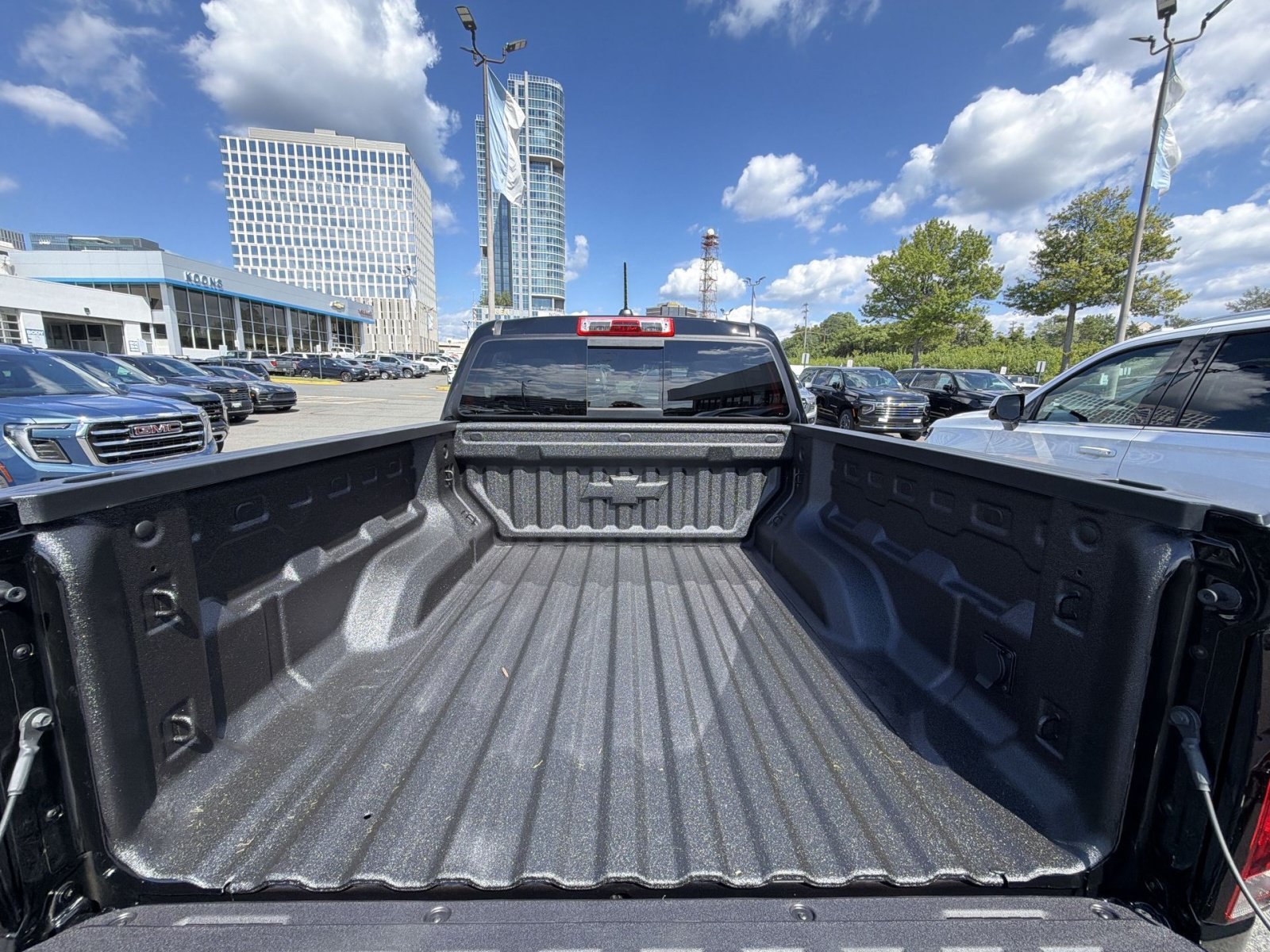 New 2026 Chevrolet Colorado ZR2 w/ Technology Package AWD/4WD image 26
