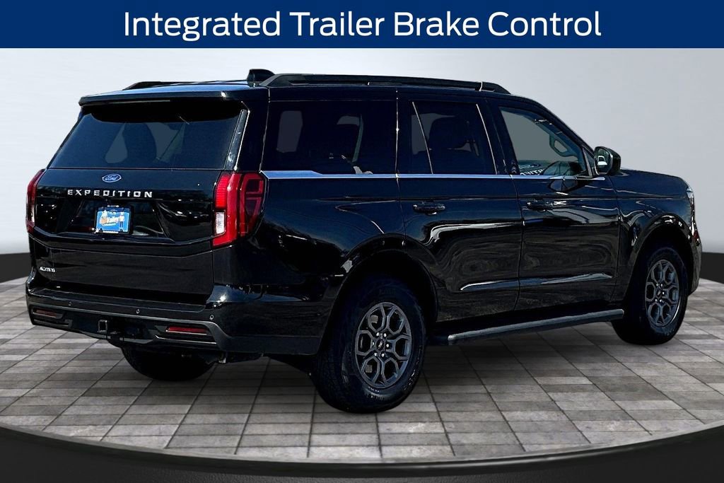 Used 2025 Ford Expedition Active image 6