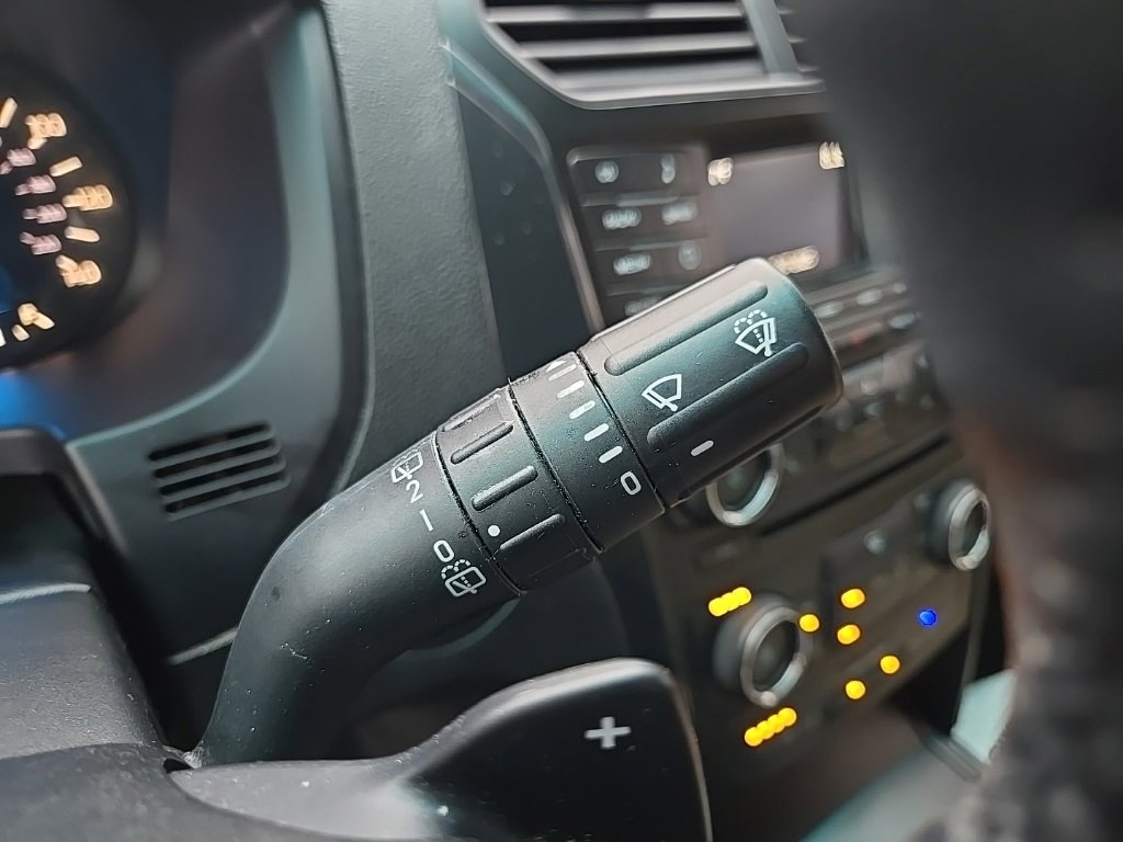 Used 2017 Ford Explorer XLT image 47