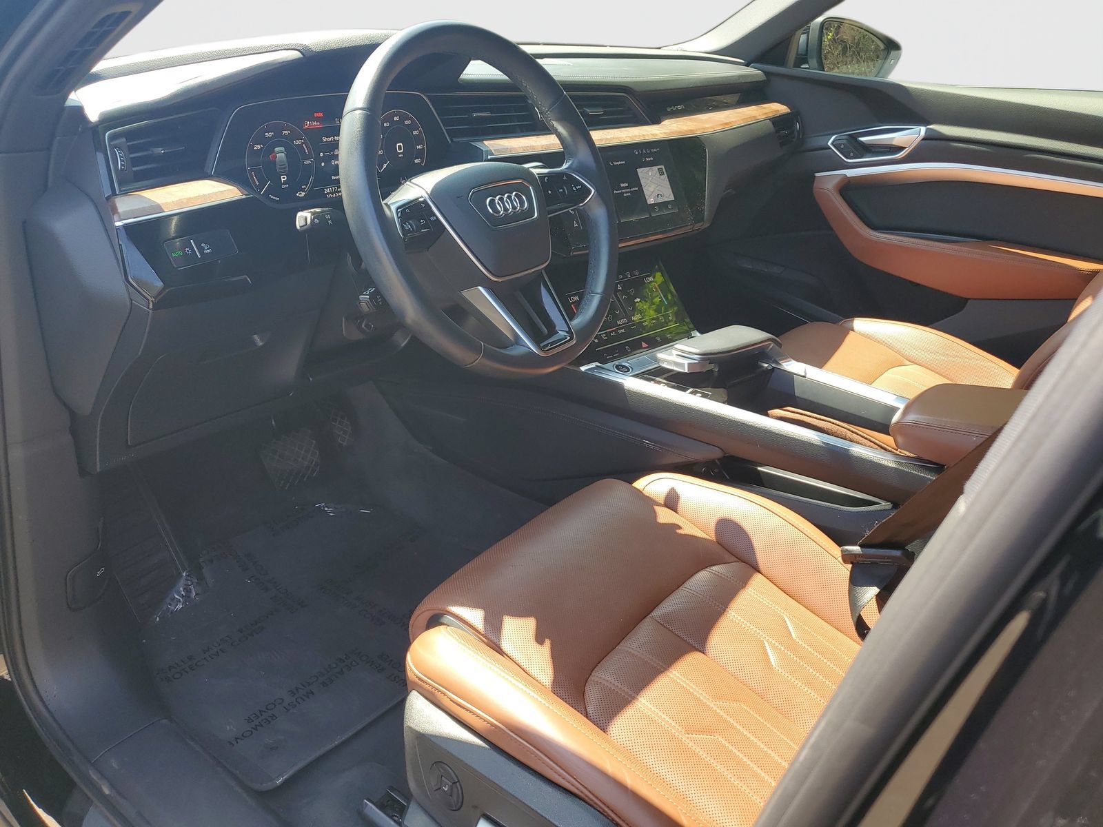 Used 2022 Audi e-tron Prestige w/ Prestige Package AWD/4WD image 19