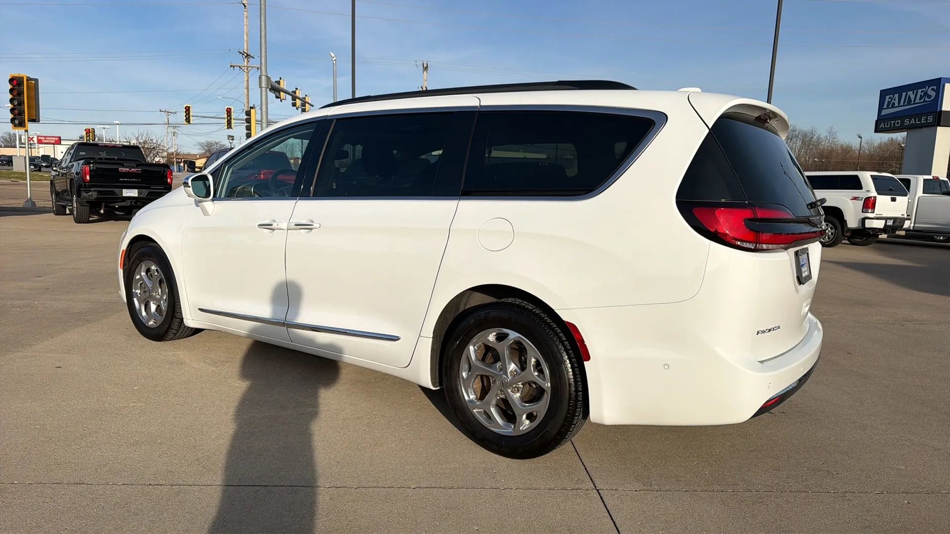 Used 2022 Chrysler Pacifica Limited image 12
