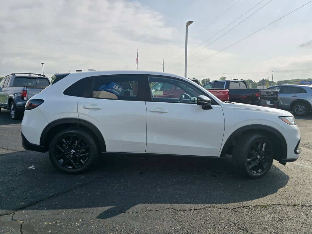 Used 2024 Honda HR-V Sport image 9