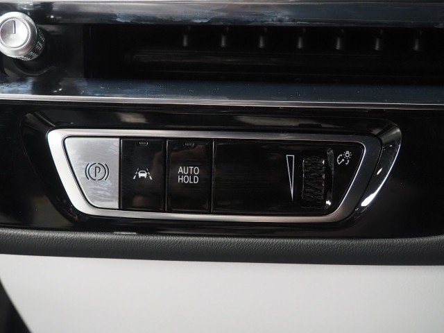 Used 2024 Cadillac Lyriq AWD Luxury image 24