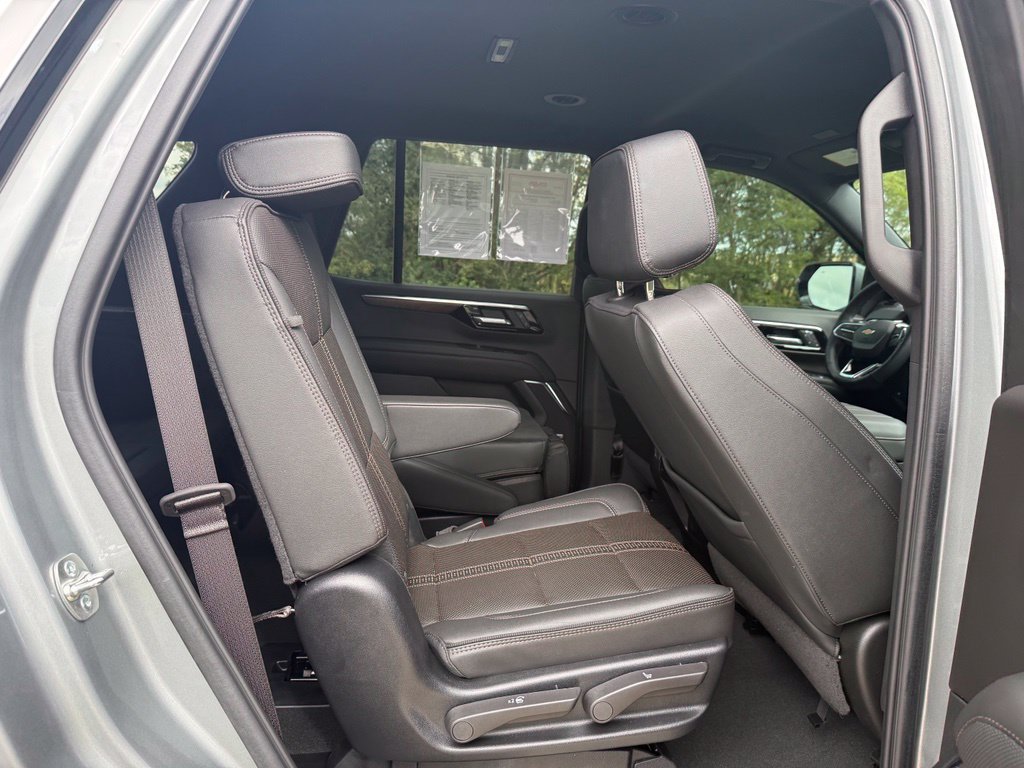 Used 2025 Chevrolet Tahoe High Country AWD/4WD image 19